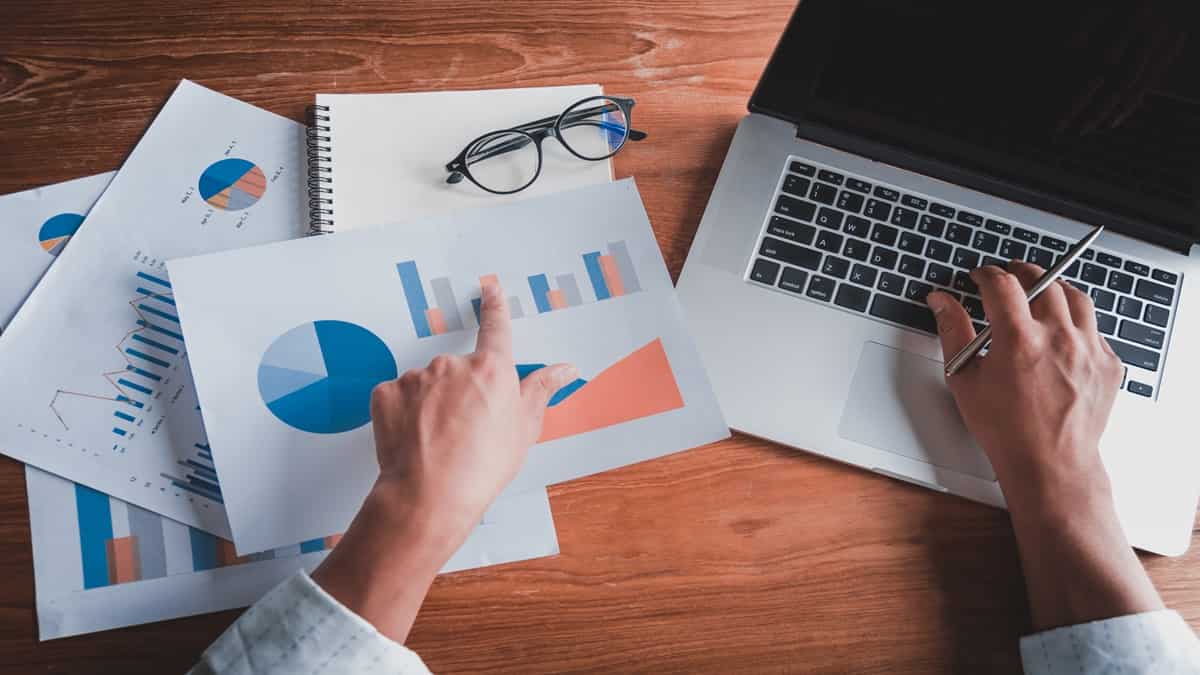 Mahindra &amp; Mahindra Share Price Target | Upside 22%