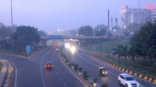 Air quality worsens in Delhi; political row erupts over monitoring stations