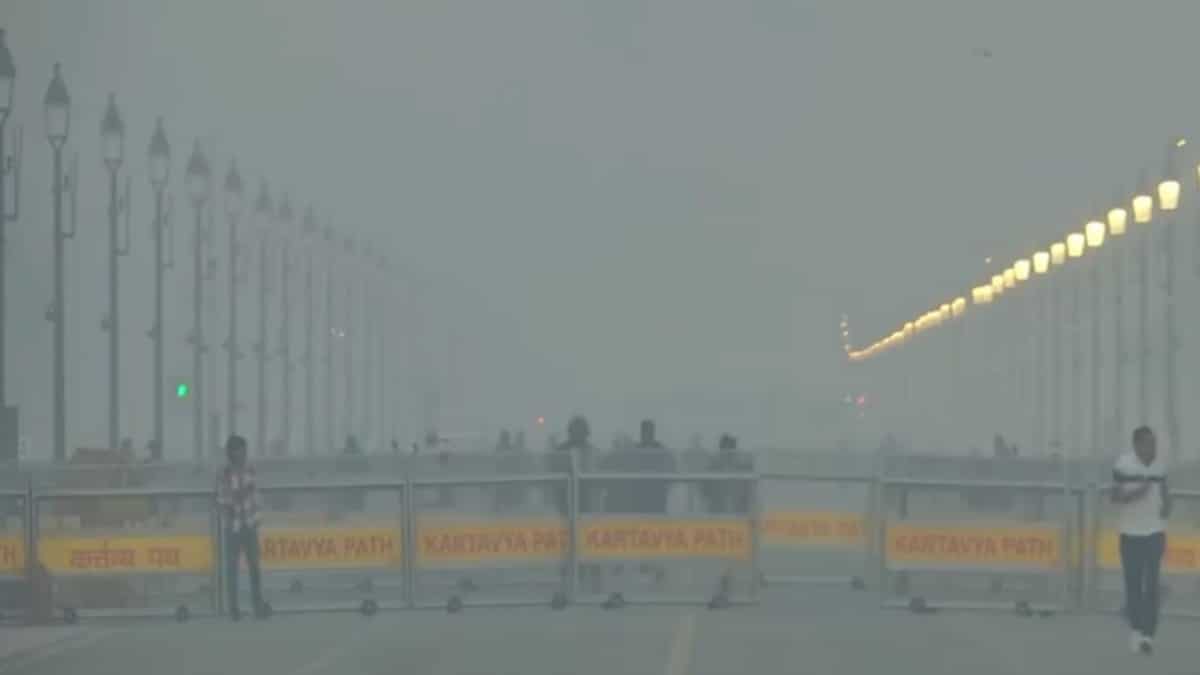 Delhi AQI: Air quality worsens, several pockets record ‘very poor’ levels amid rising pollution