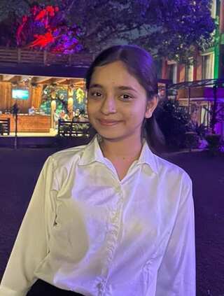  Avni Thapliyal