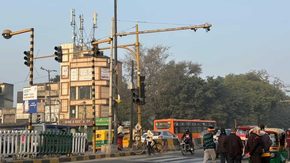 Delhi-NCR AQI: Delhi air turns 'moderate'; several areas still record 'poor' air quality 