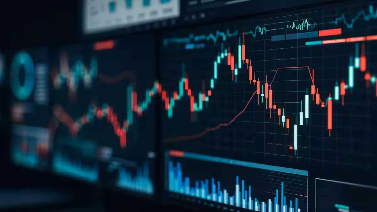 DLF Share Price Target | Upside 19%