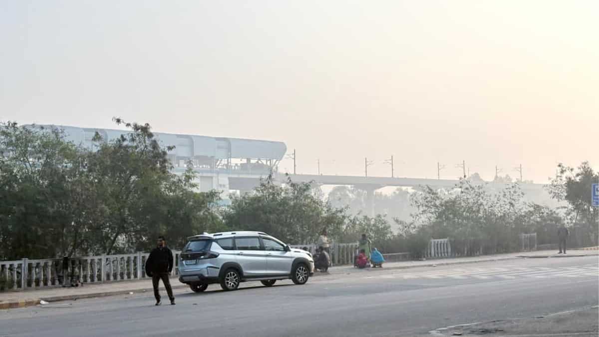 Toxic haze over Delhi; authorities monitor concerning AQI levels