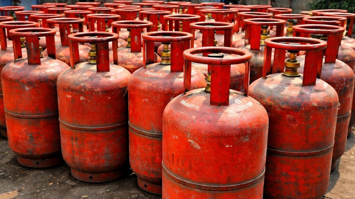 LPG Rates in March 2026: Commercial cooking gas prices raised! This is how much businesses pay per cylinder now