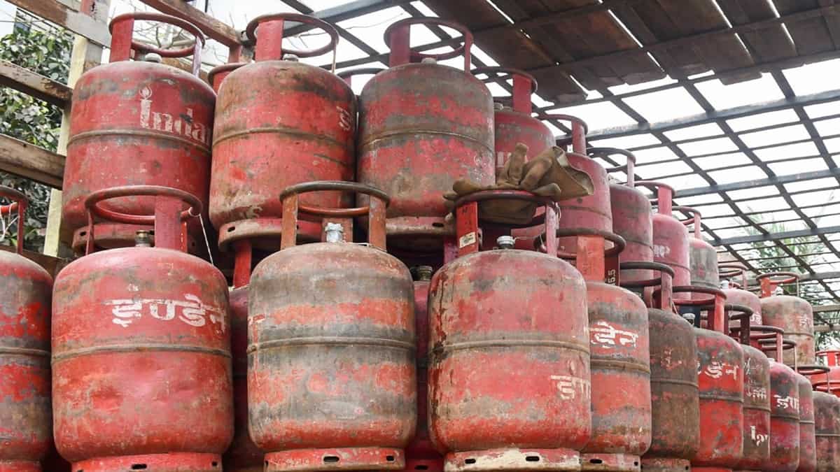 Big update from Petroleum Ministry on LPG Gas Cylinder Shortage amid US–Iran War