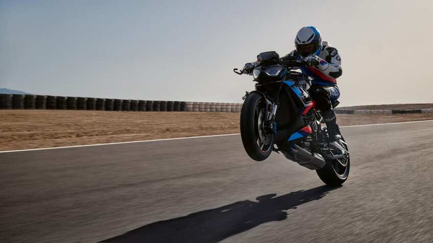 BMW launches M 1000 R Superbike in India at Rs 33.50 lakh with 210 HP engine