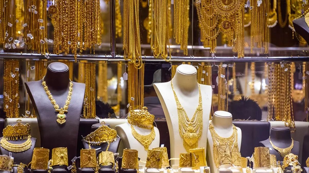How US–Israel–Iran war are hitting Dubai’s jewelry market — And what it means for India’s gold & silver investors