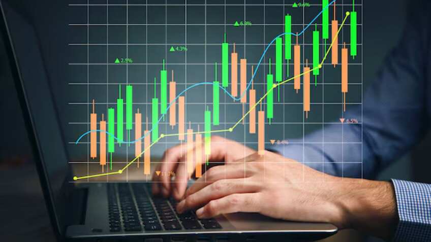 Time for lump sum or aggressive SIP top-ups? Expert decodes the investment strategy in falling markets