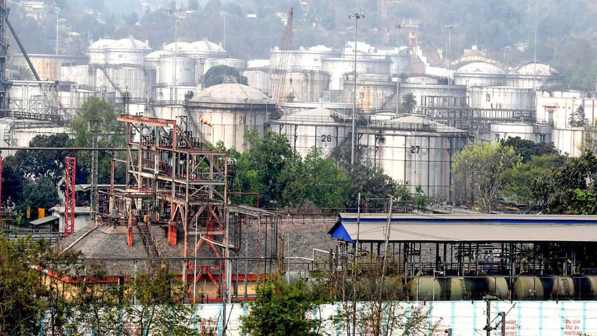 Brent crude jumps 4% as Iran-Israel strikes rock global energy markets