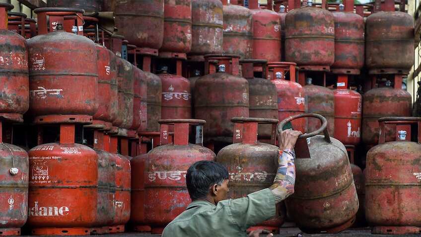 Will your LPG connection be cut off? Govt sets 3-month deadline to switch to PNG — Here’s why