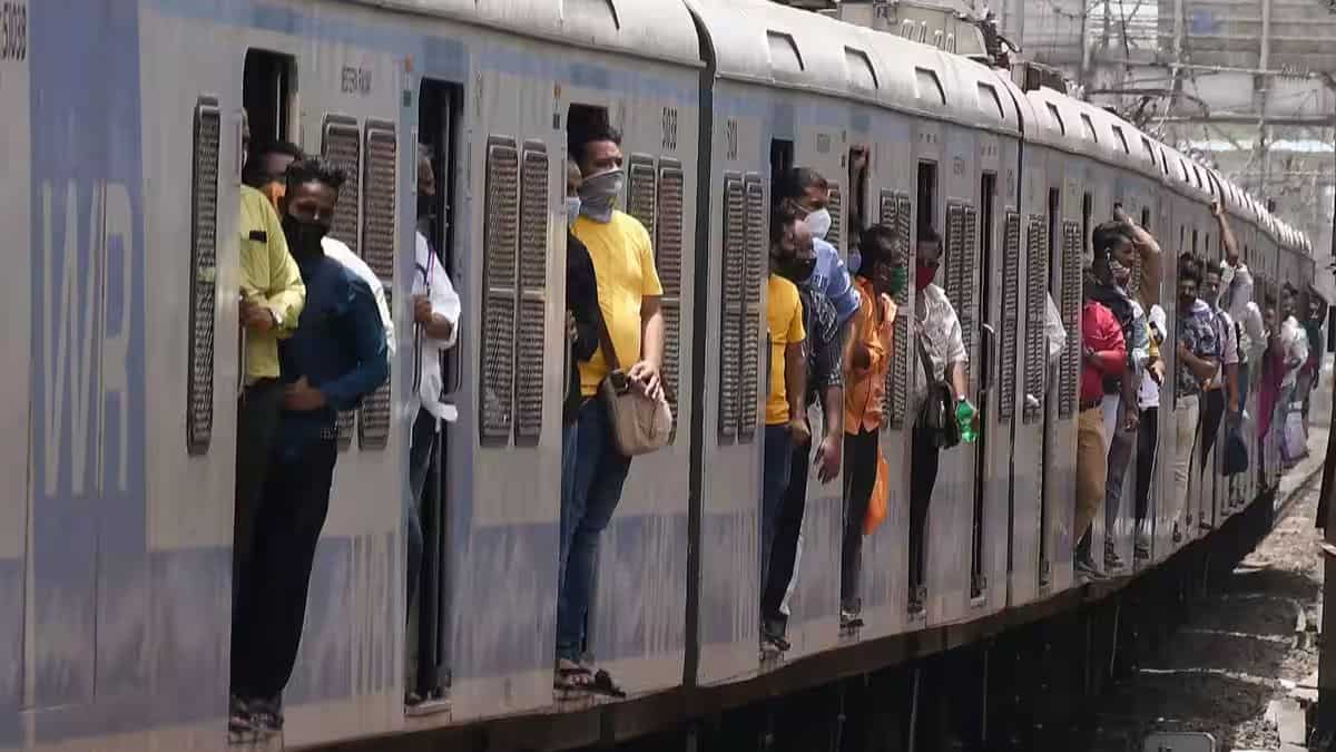 Attention, Mumbai Commuters! Western Railway announces mega block on April 4-5