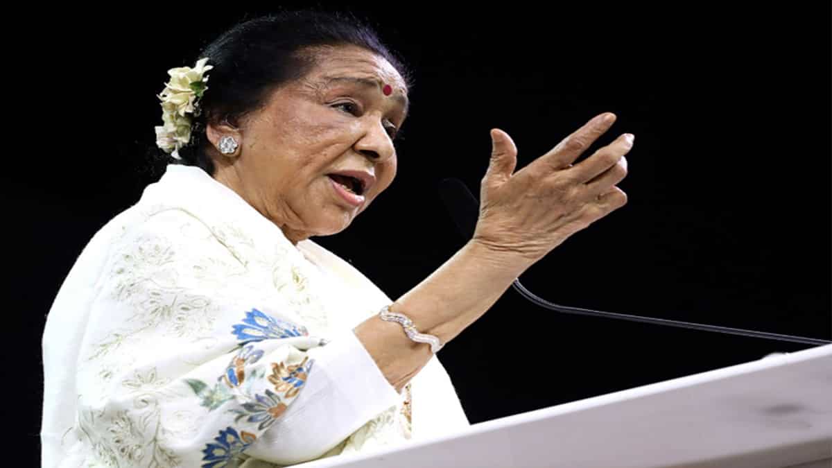 Legendary playback singer Asha Bhosle passes away at 92 in Mumbai