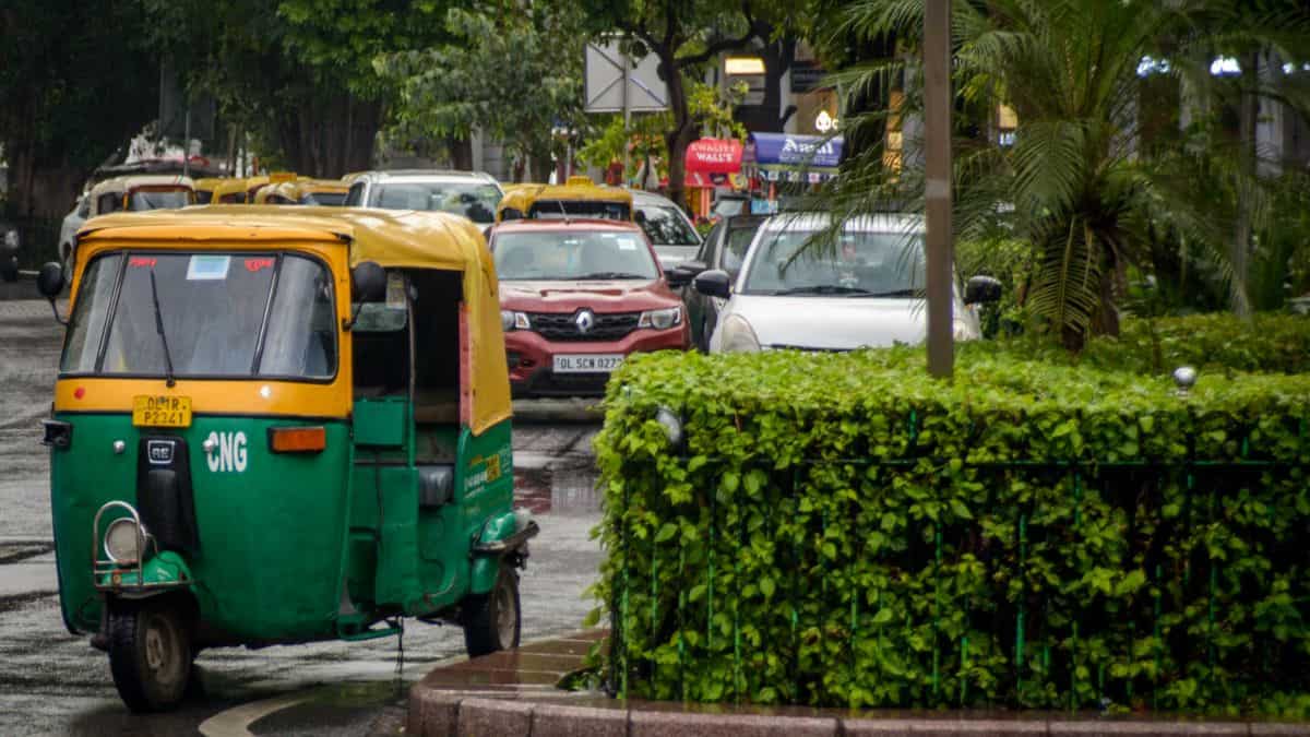 Delhiites, time to brace for Rs 70 minimum auto rickshaw fare? AC taxi may cost Rs 40/km