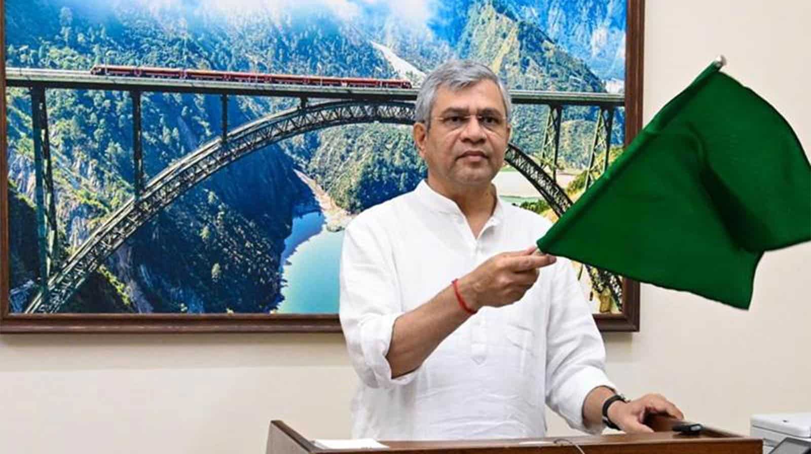 Union Minister Ashwini Vaishnaw flags off Bengaluru–Mumbai express, hints at Vande Bharat sleeper service