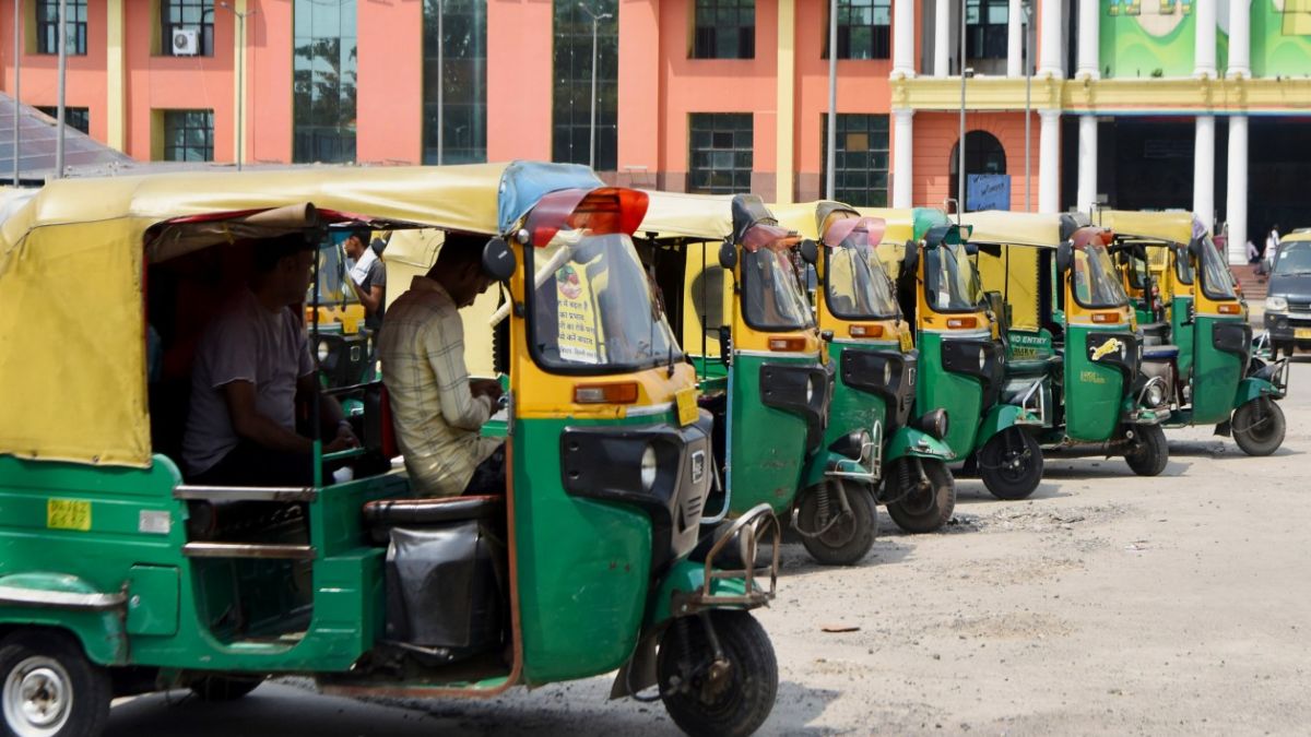 Delhi taxi and auto drivers announce 3-day strike from May 21 over fare hike demand