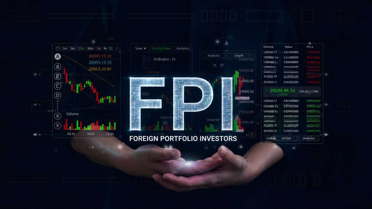FPIs extend selling spree for third straight month in May, pull out Rs 32,963 crore from Indian equities