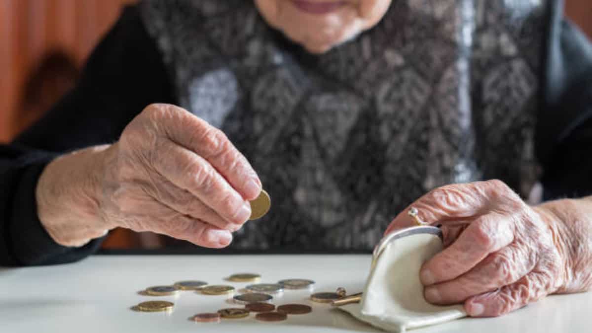 Money worries taking a toll? 4 in every 5 urban Indians feel stressed over it, finds survey