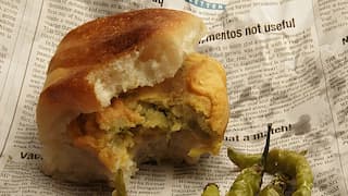 FSSAI directs food businesses to stop using newspapers for packaging and serving food