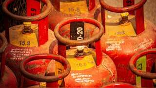 Domestic LPG Price Hiked by Rs 29; 14.2 kg Cylinder Now Costs Rs 942 in Delhi check rates of other cities
