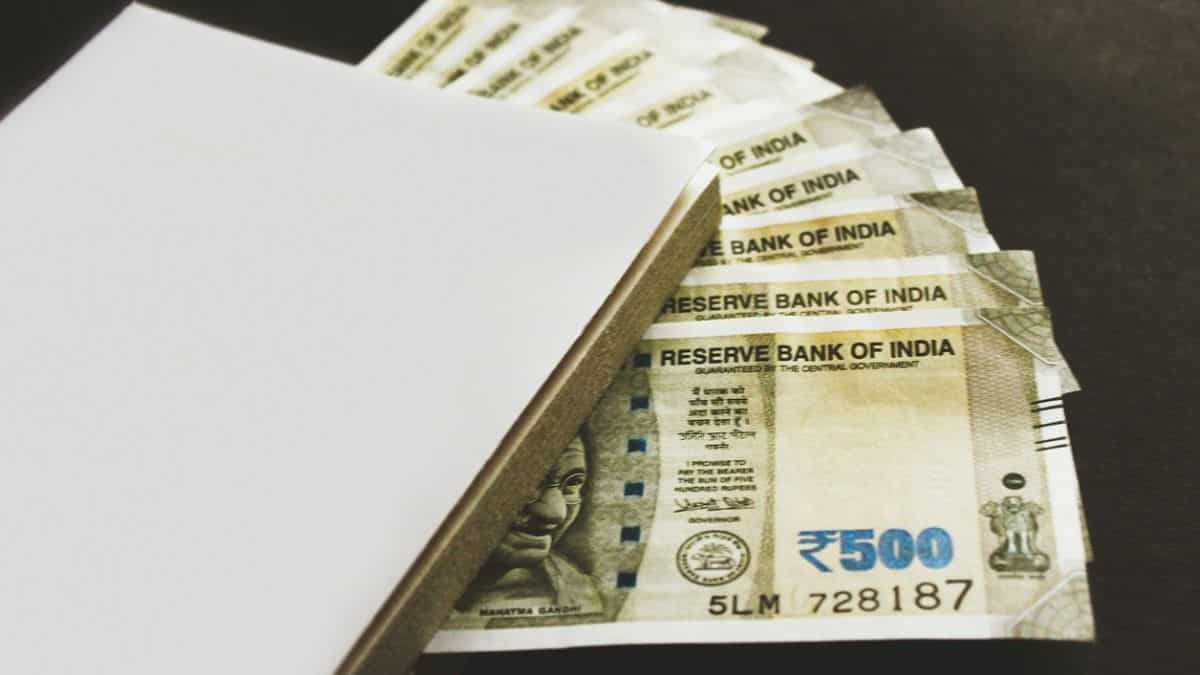 Earn Rs 1 lakh per month but still financially dependent? 5 reasons to know