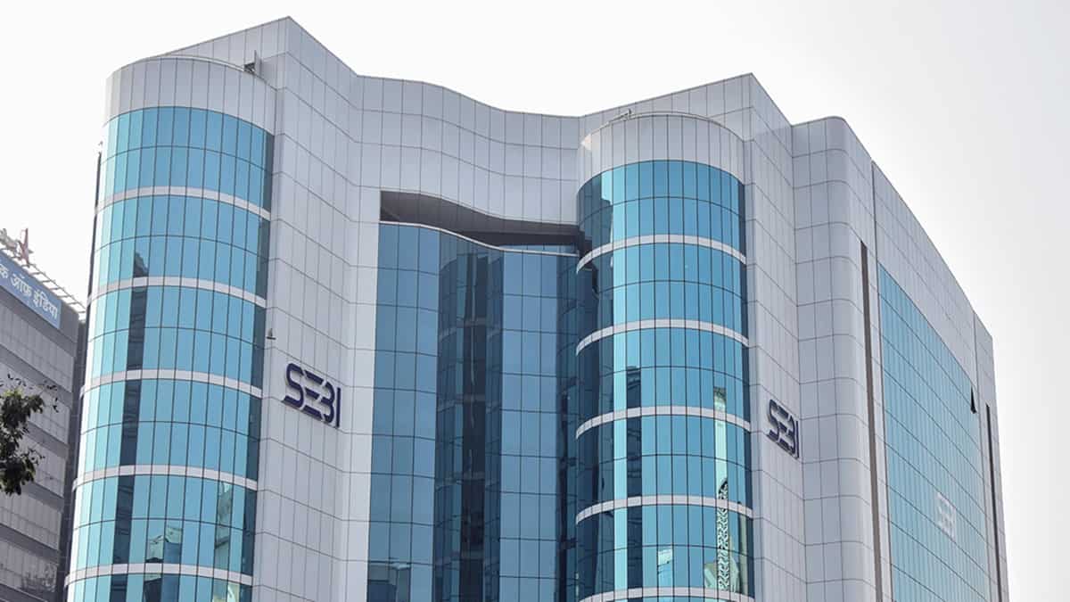 SEBI to review early pay-in margin rules; SOP planned for unscheduled holidays
