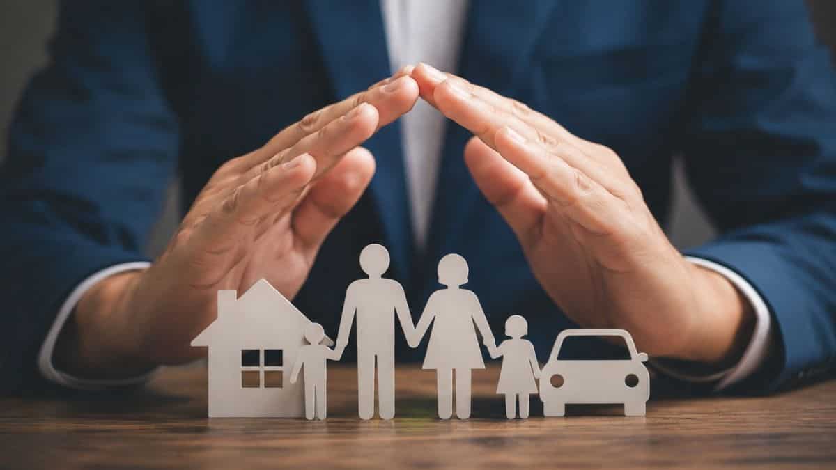 InsuranceDekho, RenewBuy join hands to form AI-led insurance platform