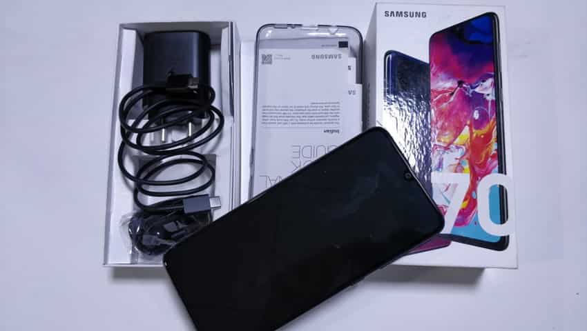 Samsung Galaxy A70 box.