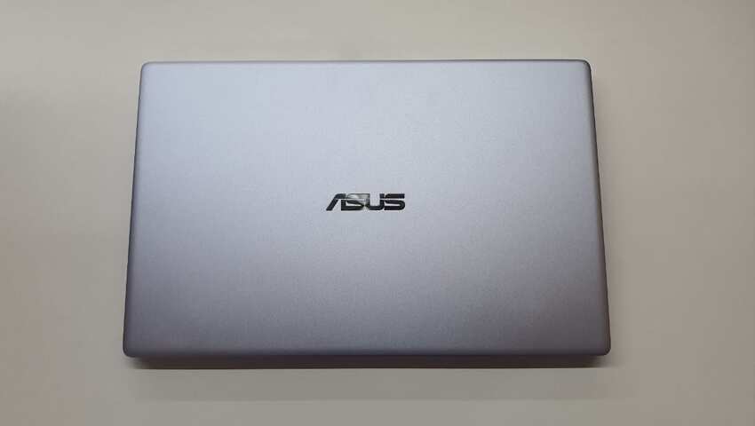 Asus VivoBook 14 X403 review.