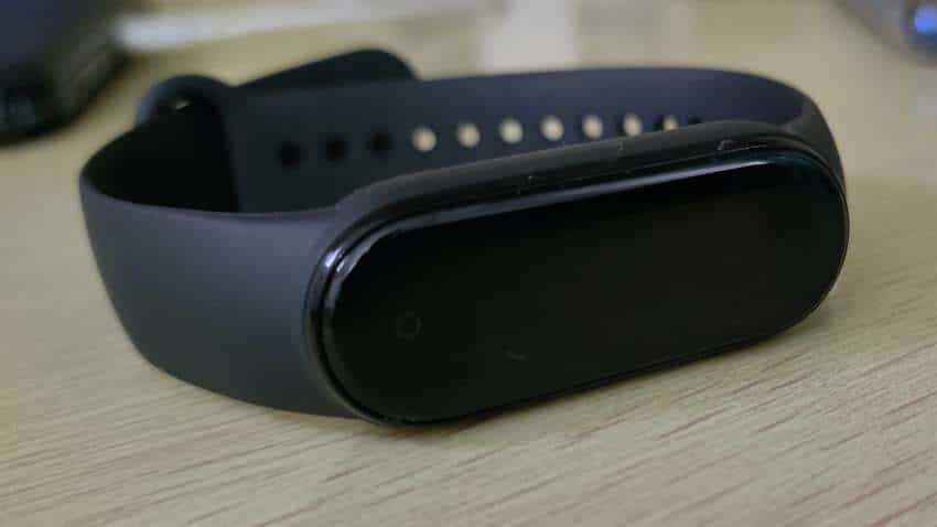 Xiaomi Mi Band 5 review: The budget fitness tracker to buy? | Zee Business