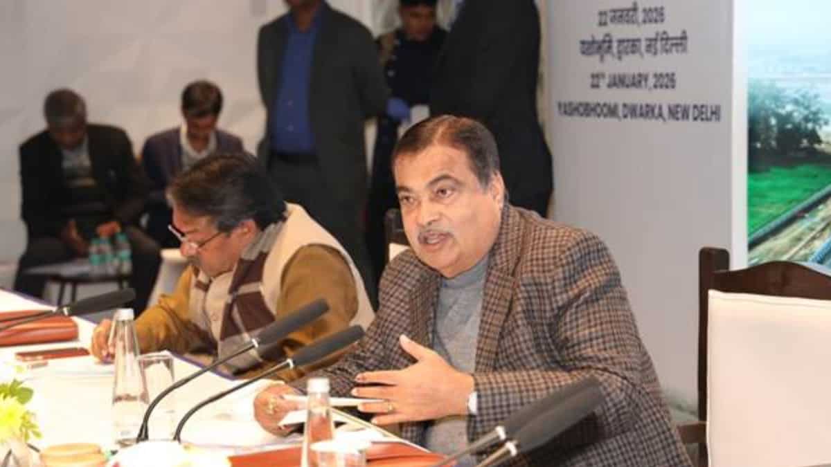 Nitin Gadkari, road safety, V2V communication, 30 GHz band, AI road safety,
