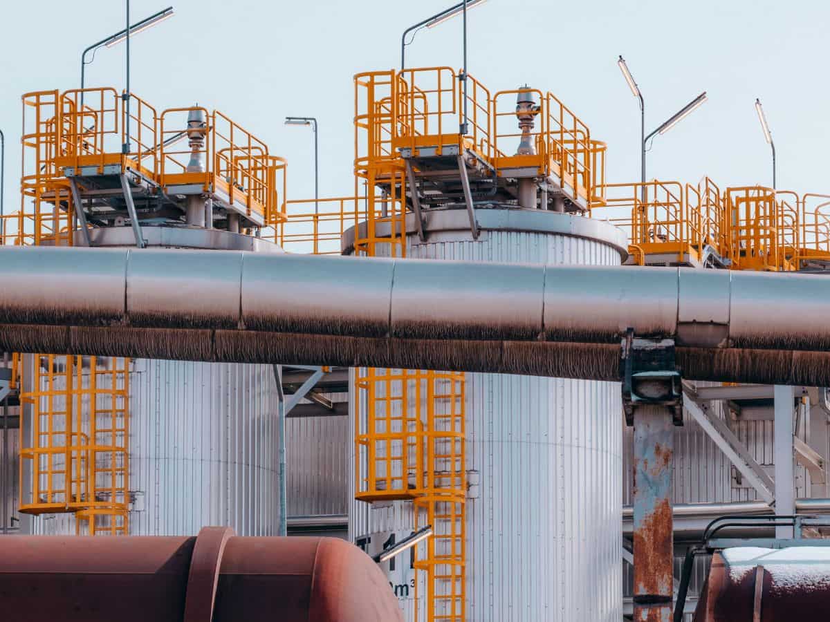 MGL Mahanagar Gas share price target investment pick analyst view