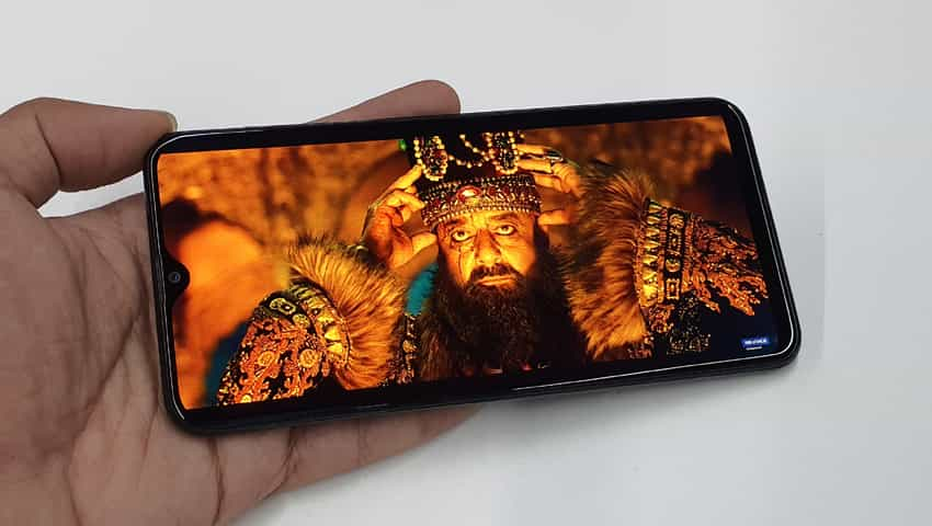 samsung galaxy m10s display