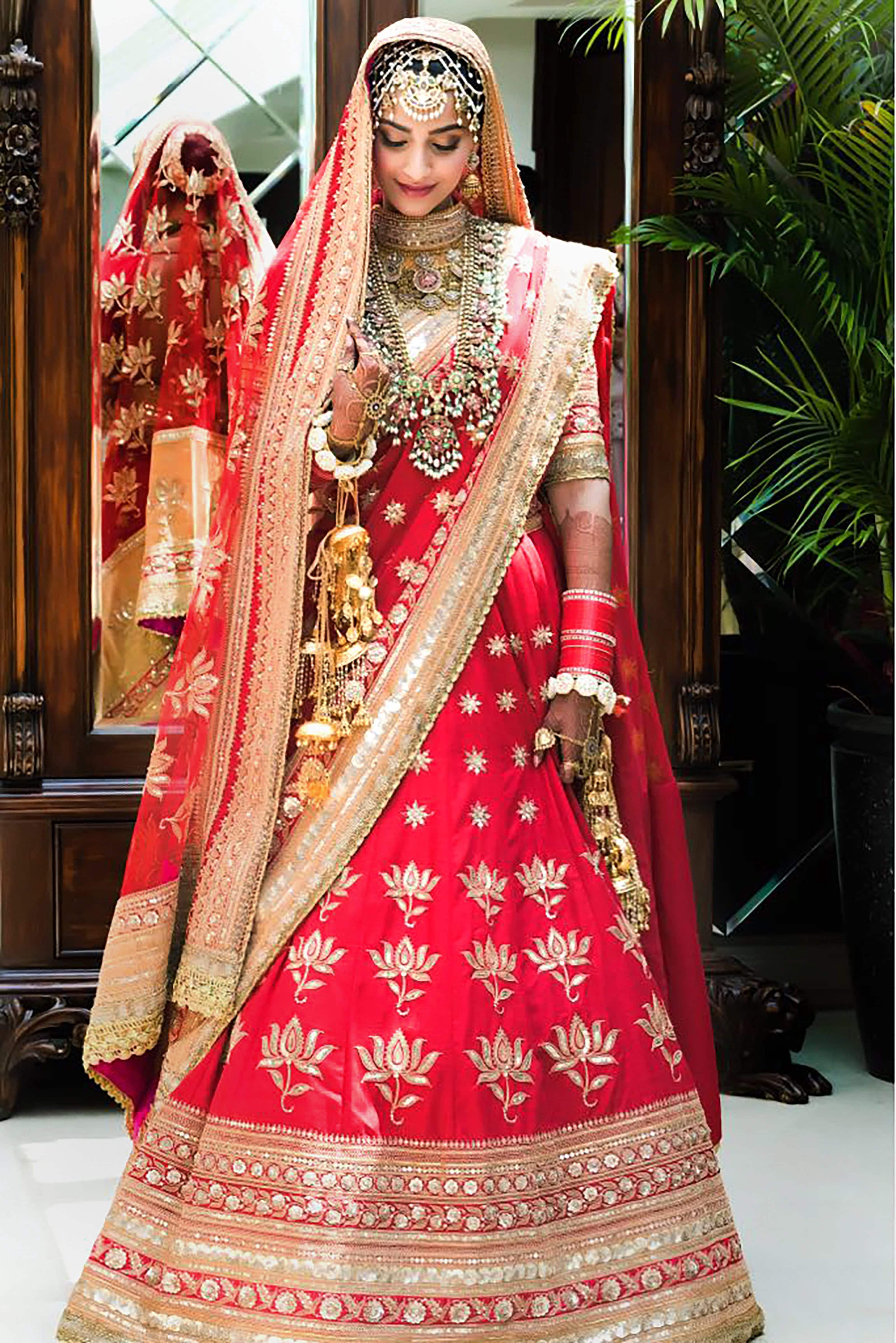 Bollywood Actress Priyanka Chopra Red stunning lehenga with long veil  Custommade | eBay