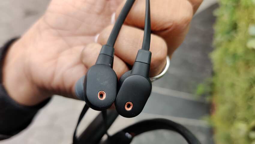 Sony WI-1000XM2 wireless earphones review.