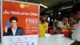 Mobile price wars as Mukesh Ambani pledges free 4G