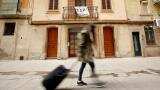 Airbnb backs off fight with governments, offers policy suggestions