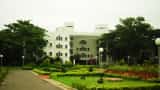 IIM Calcutta 2017 batch registers 100% placement in 3 days; Finance sector leads the offers made at 29% IIM Calcutta 2017 batch registers 100% placement in 3 days; Finance sector leads the offers made at 29%