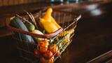 Online grocery market in India on track to reach $1 billion sales mark in 2017 Online grocery market in India on track to reach $1 billion sales mark in 2017