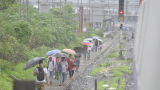 Mumbai airport flight status: Mumbai rains disrupt flyers' plans; trains affected too due to waterlogging Mumbai airport flight status: Mumbai rains disrupt flyers' plans; trains affected too due to waterlogging