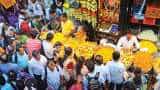 Prices of flowers jump in Mumbai; Petrol, diesel prices boosting rates or Ganesh Chaturthi? Prices of flowers jump in Mumbai; Petrol, diesel prices boosting rates or Ganesh Chaturthi?