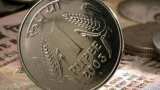Rupee rises for 3rd day, settles 5 paise up at 70.39 vs USD Rupee rises for 3rd day, settles 5 paise up at 70.39 vs USD