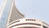 Sensex holds 39,000 level; IndusInd Bank, Sun Pharma, Bajaj Auto, TATA Motors top gainers Sensex holds 39,000 level; IndusInd Bank, Sun Pharma, Bajaj Auto, TATA Motors top gainers