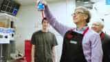 WATCH Video: Warren Buffett, Bill Gates work at US restaurant, win hearts