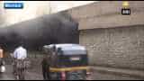 Massive fire breaks in abandoned vehicles in Mumbai Massive fire breaks in abandoned vehicles in Mumbai