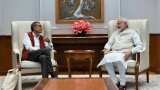 PM Modi meets Abhijit Banerjee, says this about Nobel Laureate&#039;s achievements