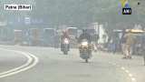 Locals set up bonfires as Patna continues to reel under cold wave Locals set up bonfires as Patna continues to reel under cold wave