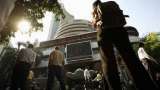  Sensex down 800 pts, Gold price hits life-time high at Rs 43,000
