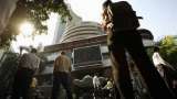 Sensex down 800 pts, Gold price hits life-time high at Rs 43,000 Sensex down 800 pts, Gold price hits life-time high at Rs 43,000