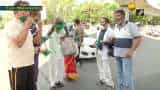 Doctors distribute reusable masks on Pune streets 