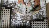 Rupee vs US dollar: Indian currency soars 73 paise, breaches 73-mark against USD Rupee vs US dollar: Indian currency soars 73 paise, breaches 73-mark against USD